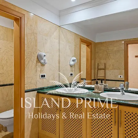 Apartmán Stunning Seaside In Heated Pool Complex En411